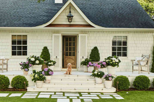 The Dos and Don’ts of Luxury Home Curb Appeal